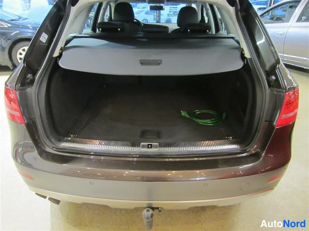 Beige Audi A4 Allroad 2010, tavaratila, kuva 15