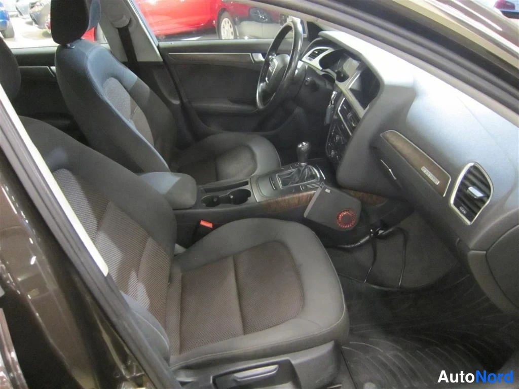 Beige Audi A4 Allroad 2010, etuistuimet, kuva 12