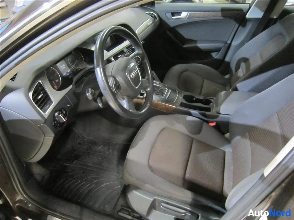 Beige Audi A4 Allroad 2010, ohjaamo, kuva 8