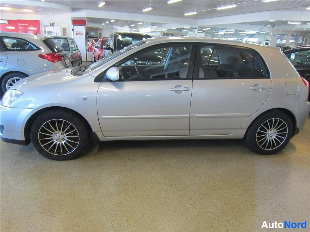 Hopea Toyota Corolla 2005, sivulta, kuva 5