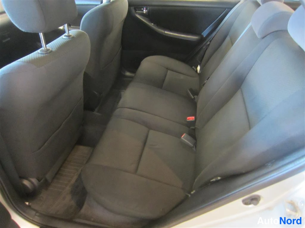 Hopea Toyota Corolla 2005, takaistuimet, kuva 12