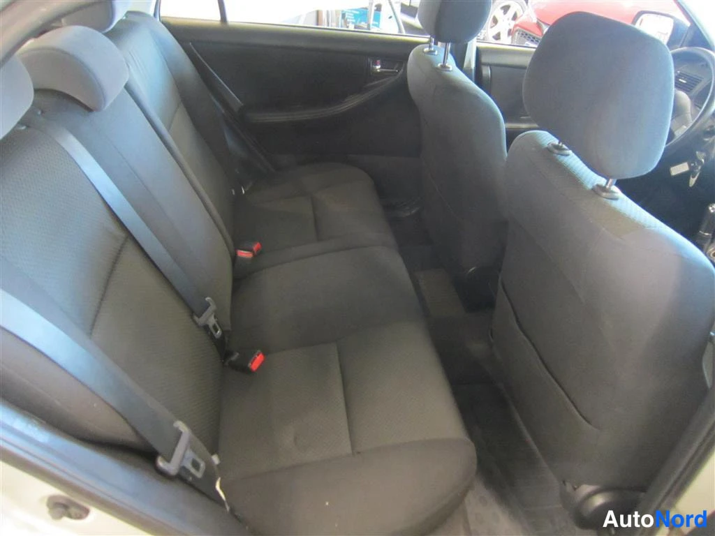 Hopea Toyota Corolla 2005, takaistuimet, kuva 13
