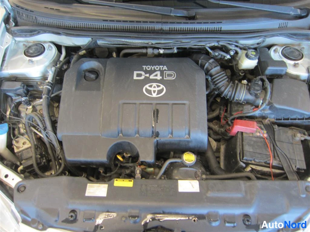 Hopea Toyota Corolla 2005, moottoritila, kuva 15