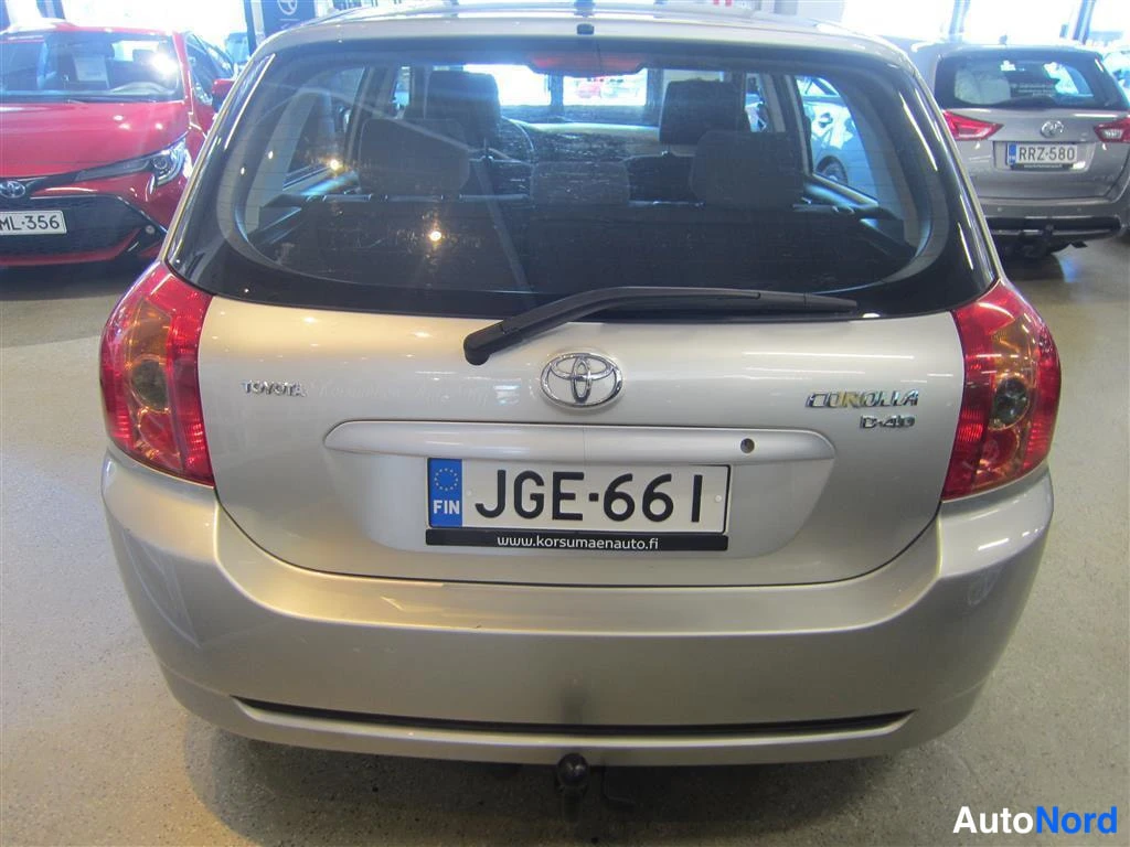 Hopea Toyota Corolla 2005, takaa, kuva 8
