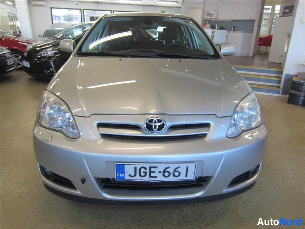 Hopea Toyota Corolla 2005, edestä, kuva 4