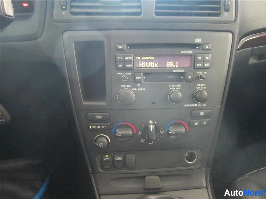 Vihreä Volvo S60 2003, yksityiskohta, kuva 16