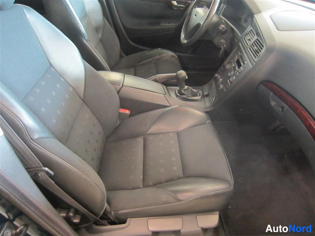 Vihreä Volvo S60 2003, etuistuimet, kuva 11