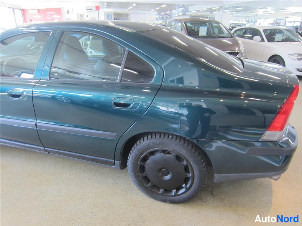 Vihreä Volvo S60 2003, takaviisto, kuva 6