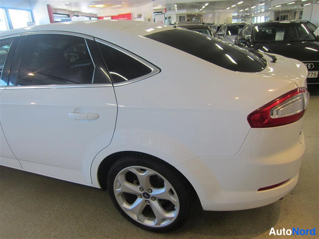 Valkoinen Ford Mondeo 2010, takaviisto, kuva 7