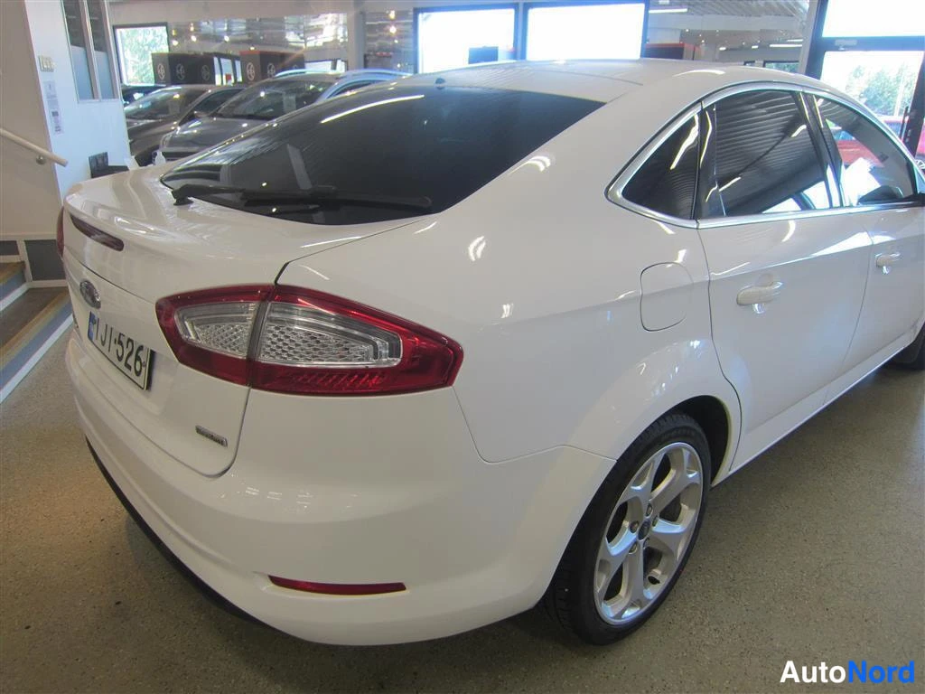 Valkoinen Ford Mondeo 2010, takaviisto, kuva 6