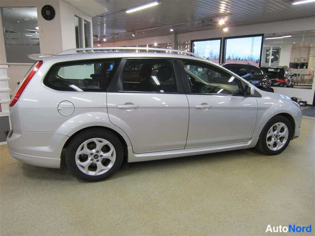 Hopea Ford Focus 2009, sivulta, kuva 4