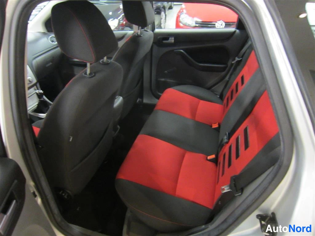 Hopea Ford Focus 2009, takaistuimet, kuva 9