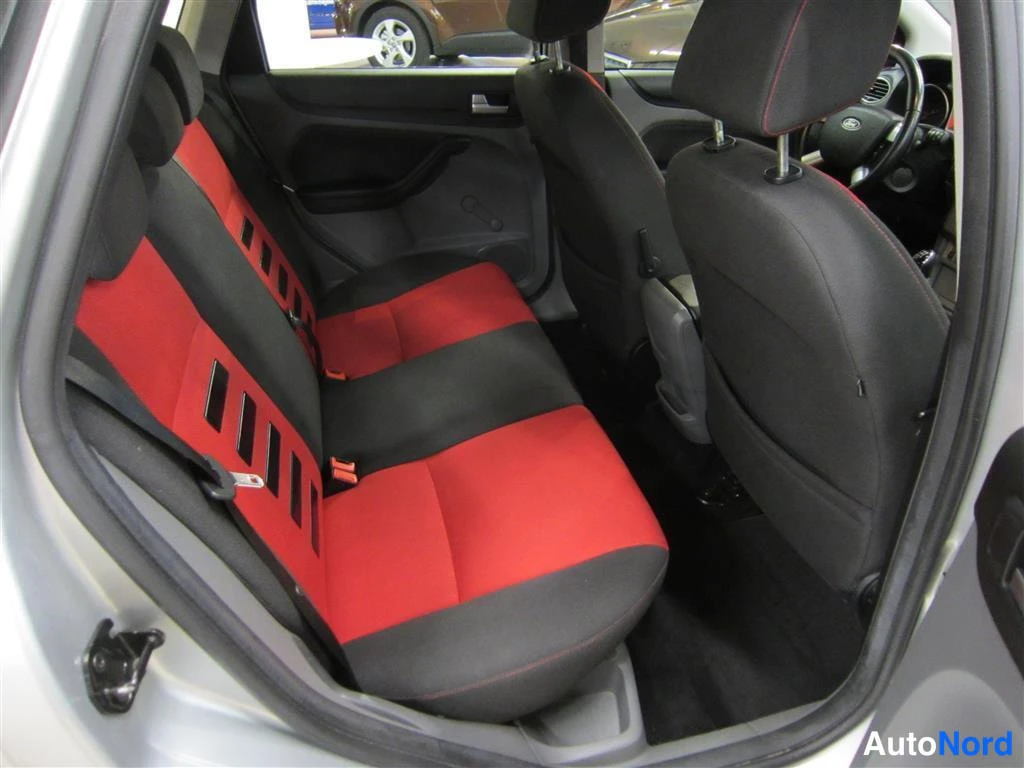 Hopea Ford Focus 2009, takaistuimet, kuva 10