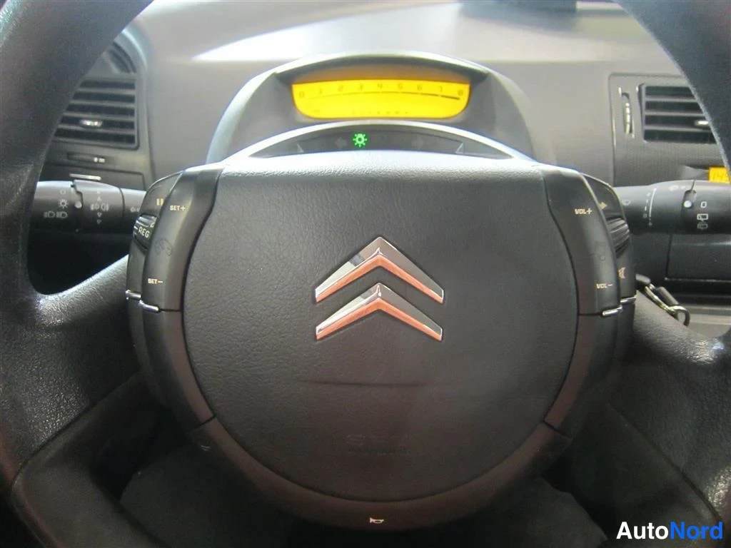 Harmaa Citroen C4 2007, yksityiskohta, kuva 18