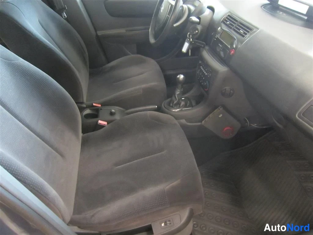 Harmaa Citroen C4 2007, etuistuimet, kuva 10