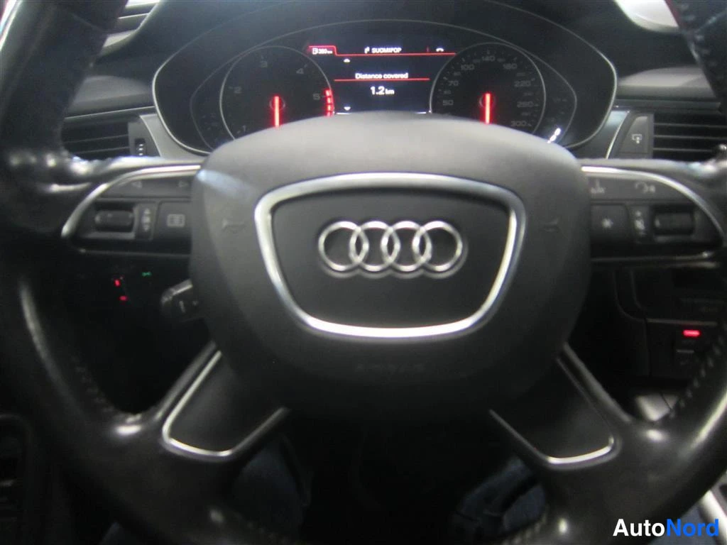 Musta Audi A6 2012, yksityiskohta, kuva 17