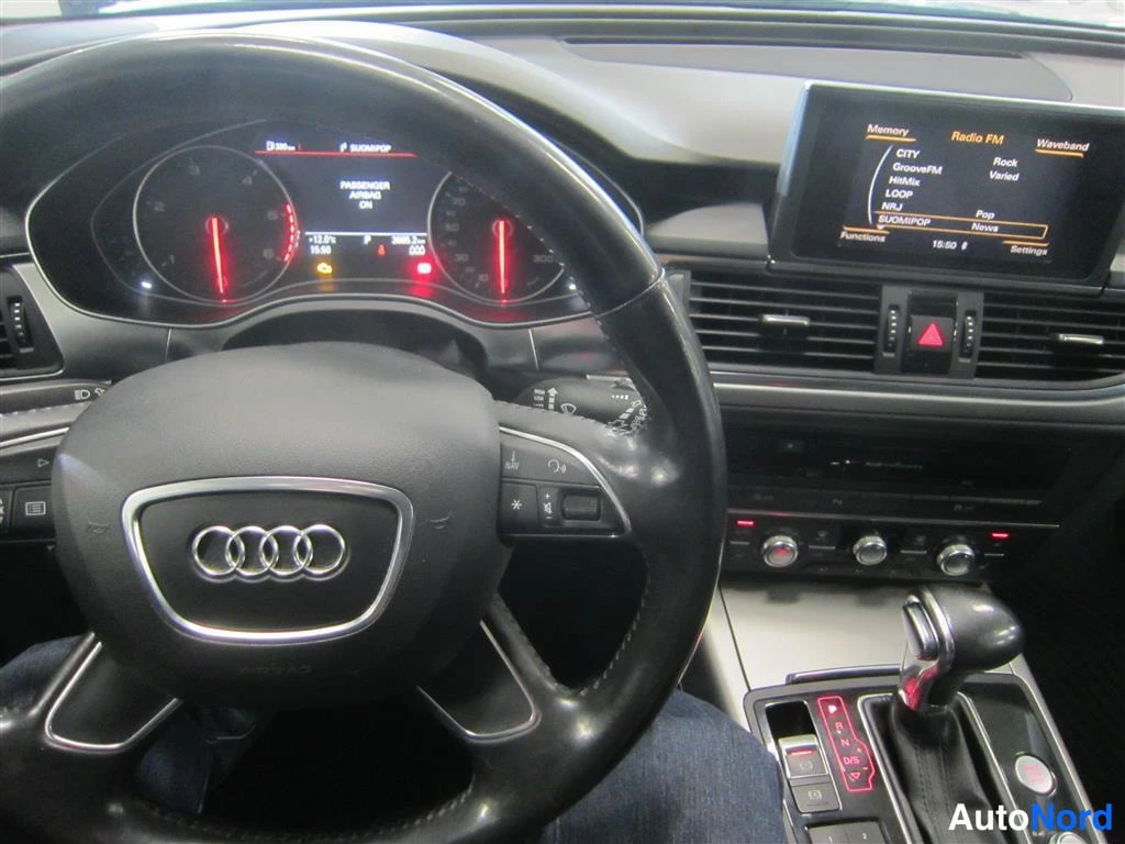 Musta Audi A6 2012, ohjaamo, kuva 8