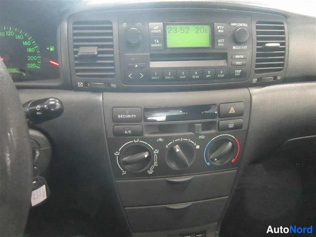 Sininen Toyota Corolla 2003, kuva 16