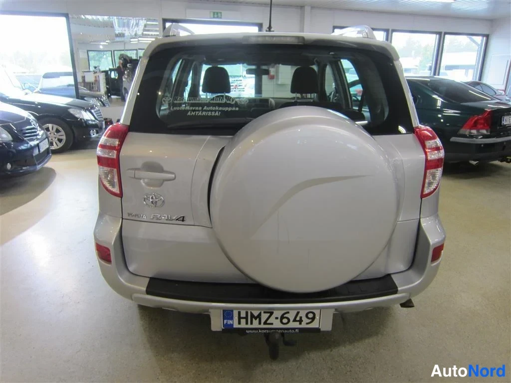 Hopea Toyota RAV4 2010, takaa, kuva 8