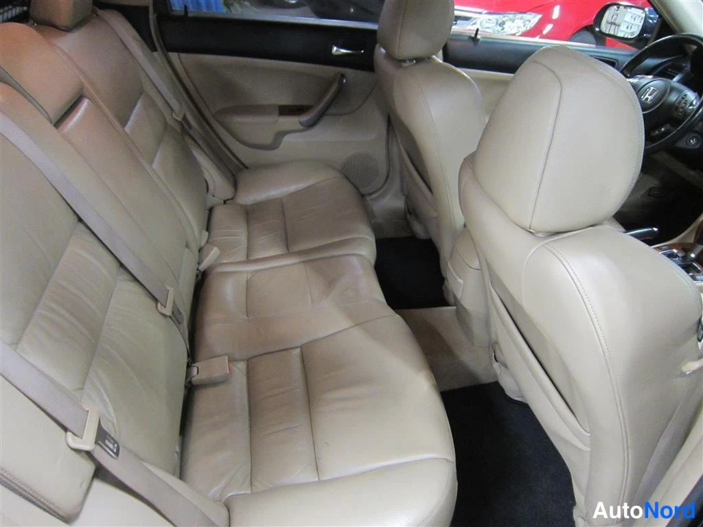 Sininen Honda Accord 2006, takaistuimet, kuva 9