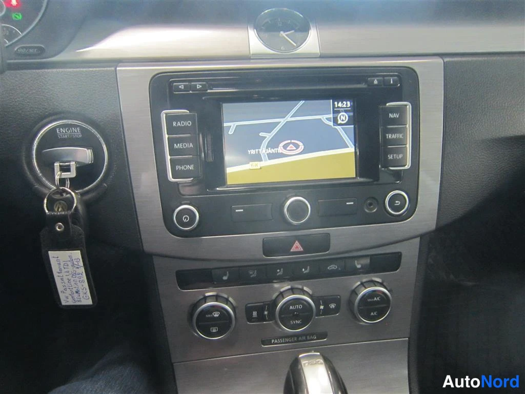 Harmaa Volkswagen Passat 2013, yksityiskohta, kuva 16