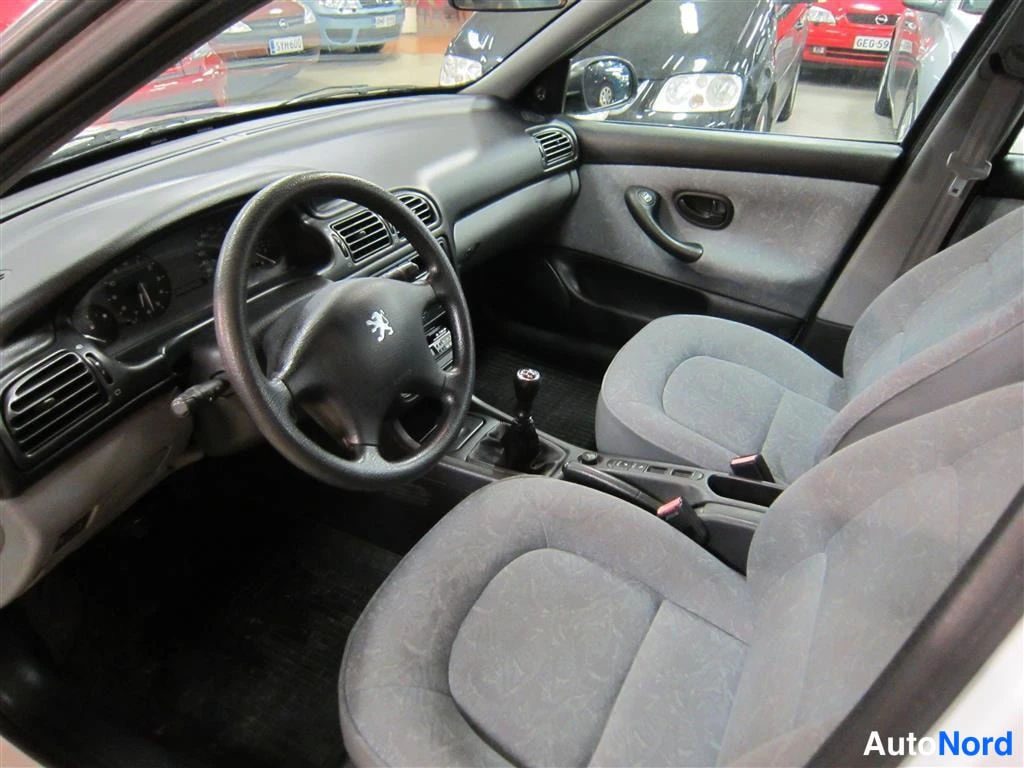 Valkoinen Peugeot 406 1997, ohjaamo, kuva 6