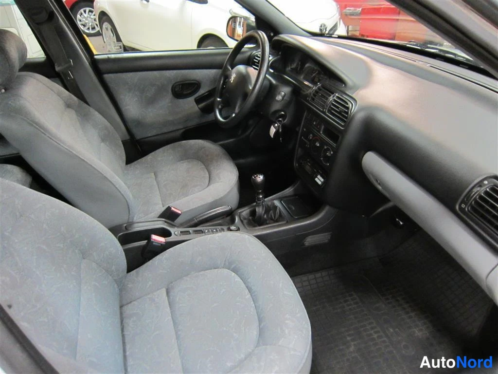 Valkoinen Peugeot 406 1997, ohjaamo, kuva 8