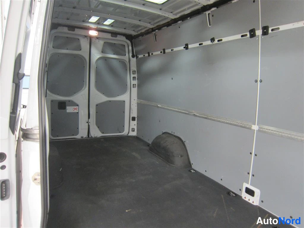 Valkoinen Mercedes-benz Sprinter 2018, kuva 22