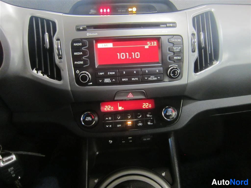 Beige Kia Sportage 2016, yksityiskohta, kuva 13