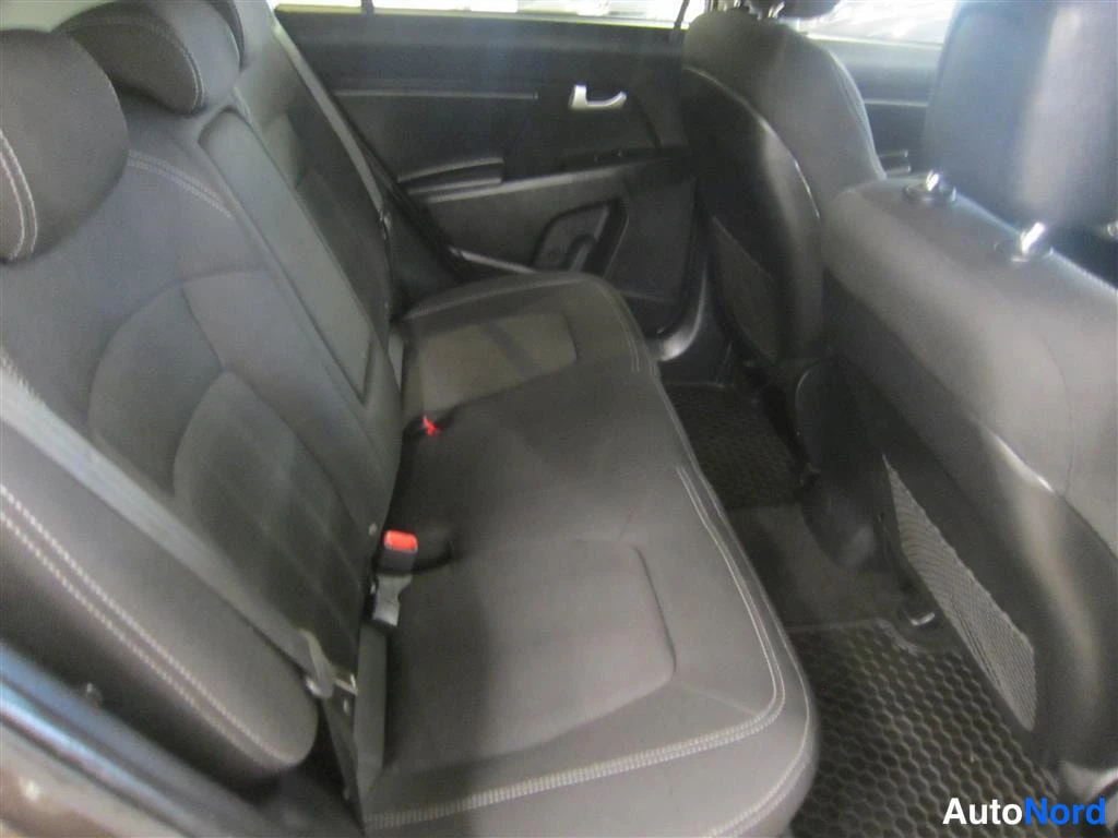 Beige Kia Sportage 2016, takaistuimet, kuva 10