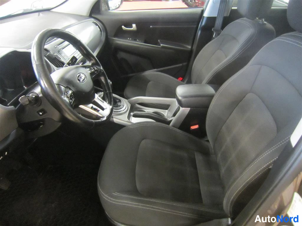 Beige Kia Sportage 2016, etuistuimet, kuva 9