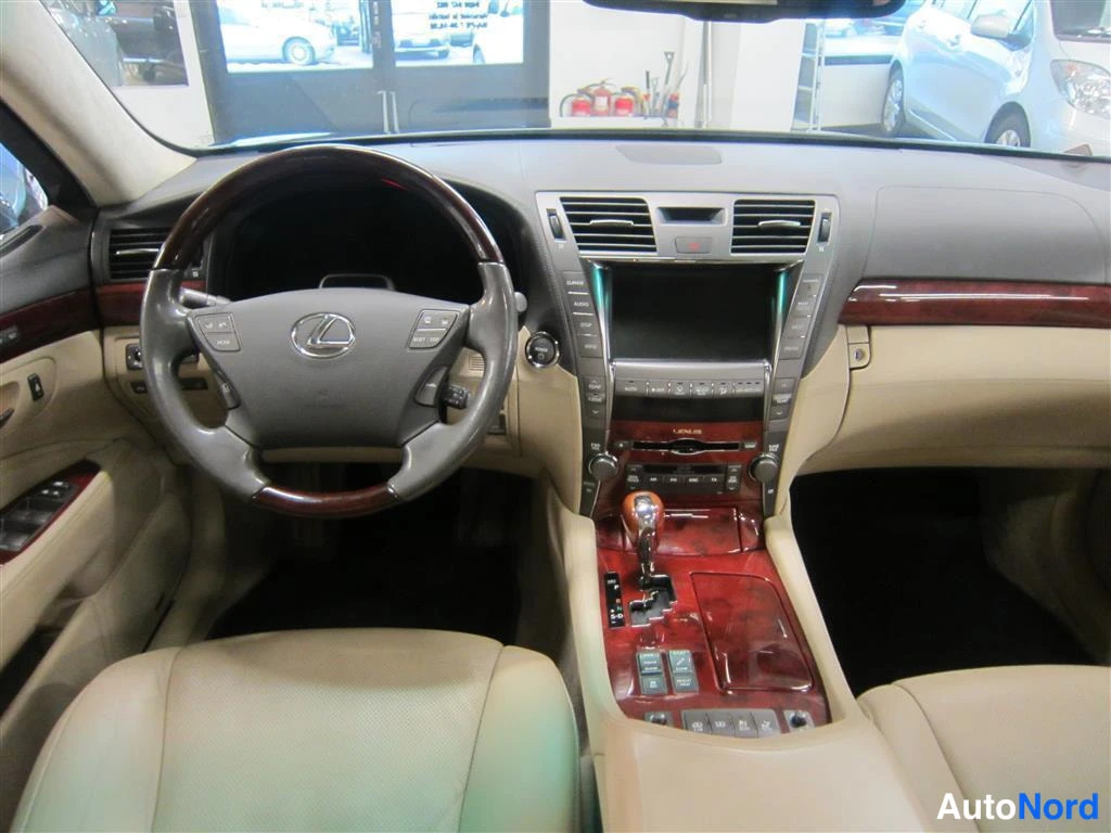 Beige Lexus LS 2007, ohjaamo, kuva 8