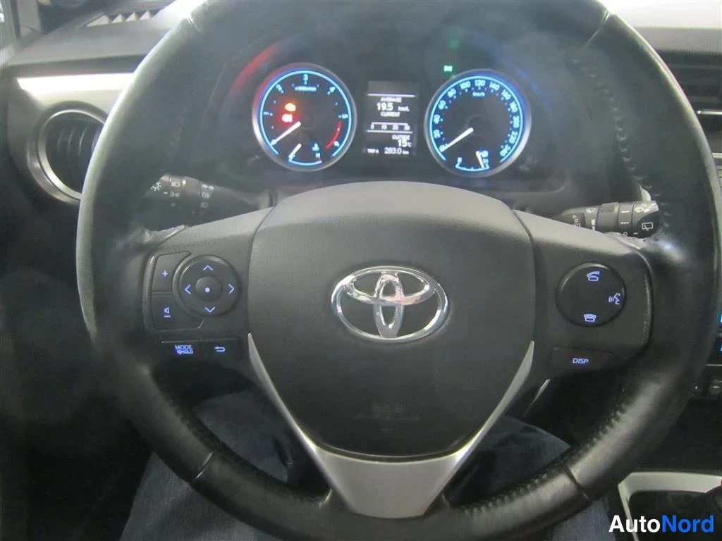 Harmaa Toyota Auris 2014, kuva 19