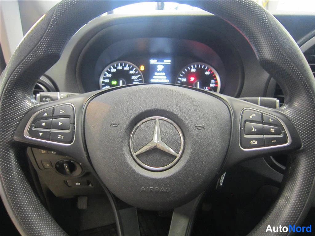 Vihreä Mercedes-benz Vito 2017, yksityiskohta, kuva 21