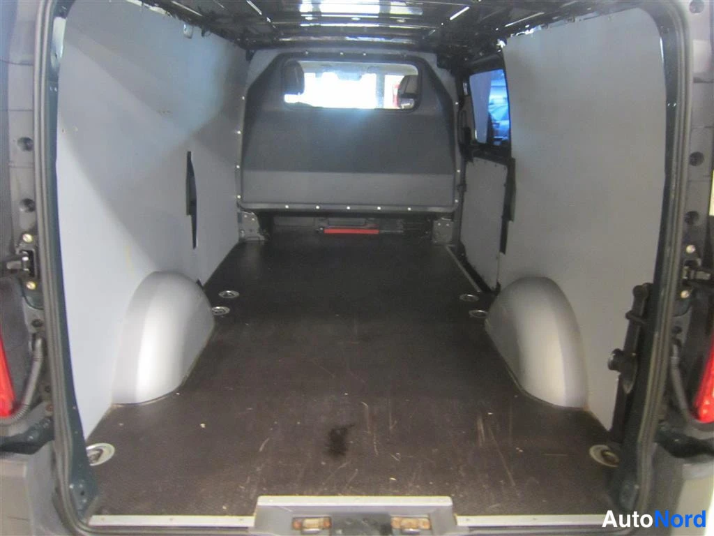 Vihreä Mercedes-benz Vito 2017, tavaratila, kuva 14