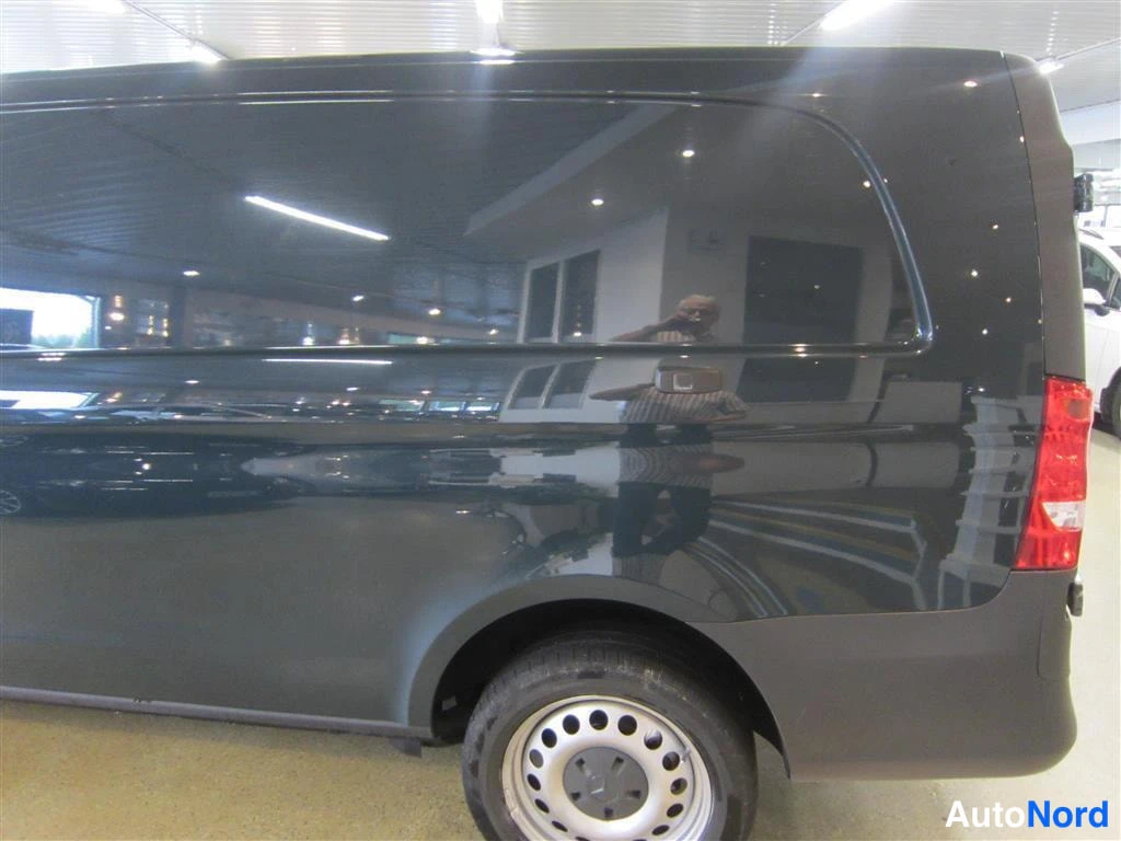 Vihreä Mercedes-benz Vito 2017, takaviisto, kuva 7