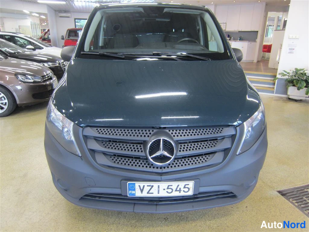 Vihreä Mercedes-benz Vito 2017, edestä, kuva 4