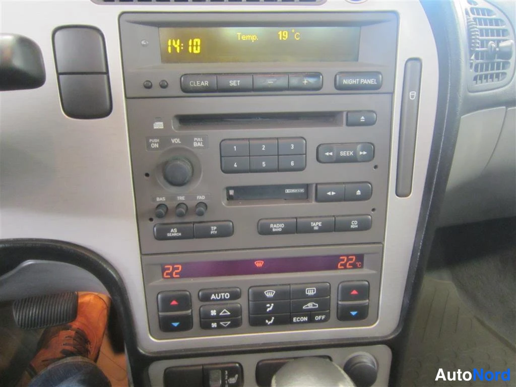 Vihreä Saab 9-5 2004, yksityiskohta, kuva 20