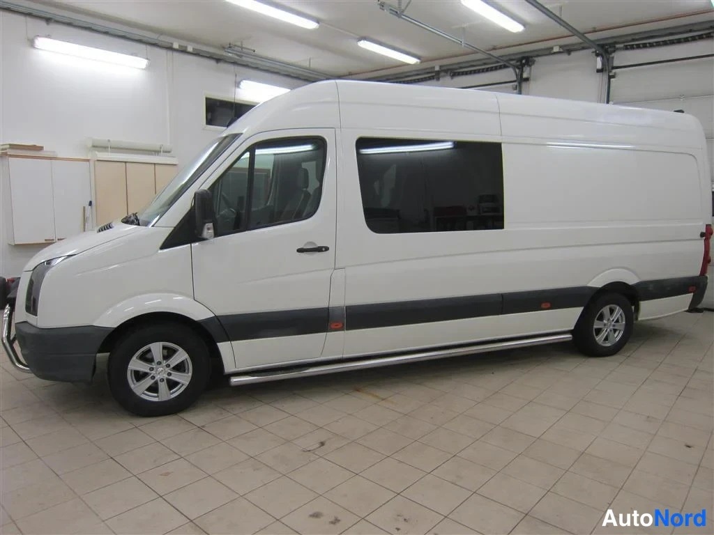 Valkoinen Volkswagen Crafter 2006, sivulta, kuva 4