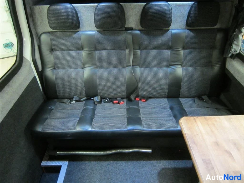 Valkoinen Volkswagen Crafter 2006, takaistuimet, kuva 15