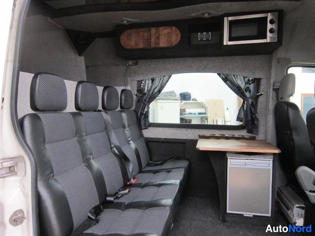 Valkoinen Volkswagen Crafter 2006, takaistuimet, kuva 16