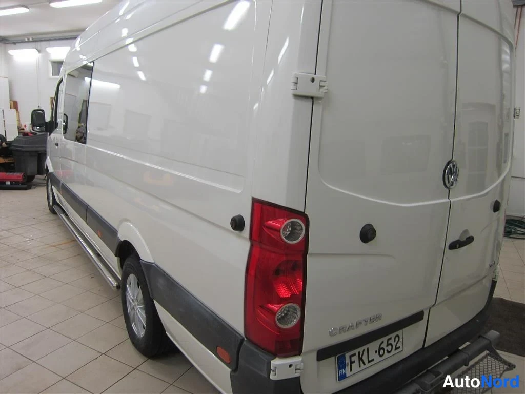 Valkoinen Volkswagen Crafter 2006, takaviisto, kuva 6