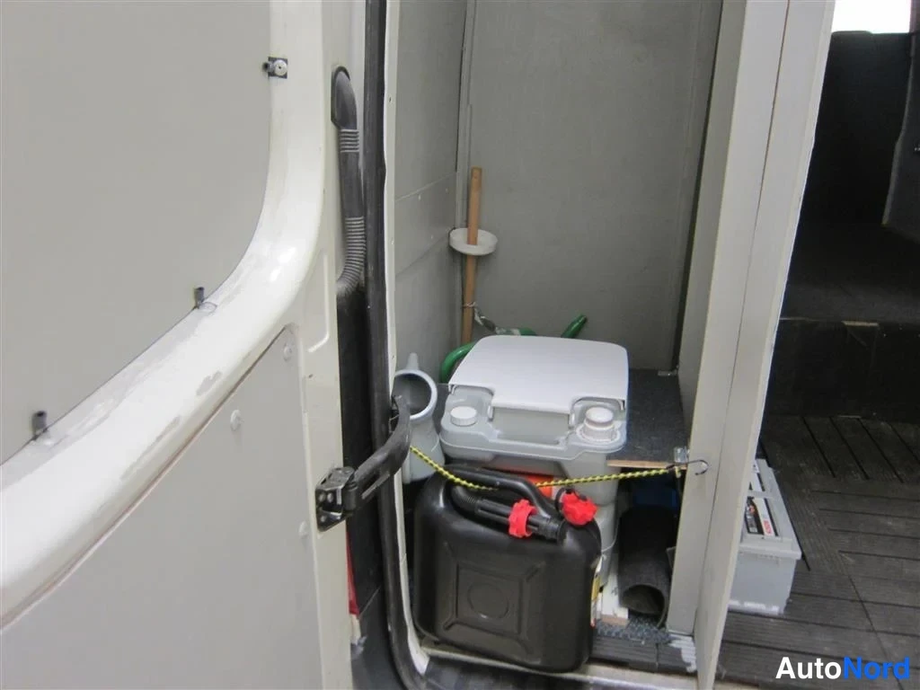 Valkoinen Volkswagen Crafter 2006, tavaratila, kuva 19