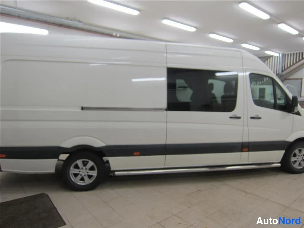 Valkoinen Volkswagen Crafter 2006, sivulta, kuva 5