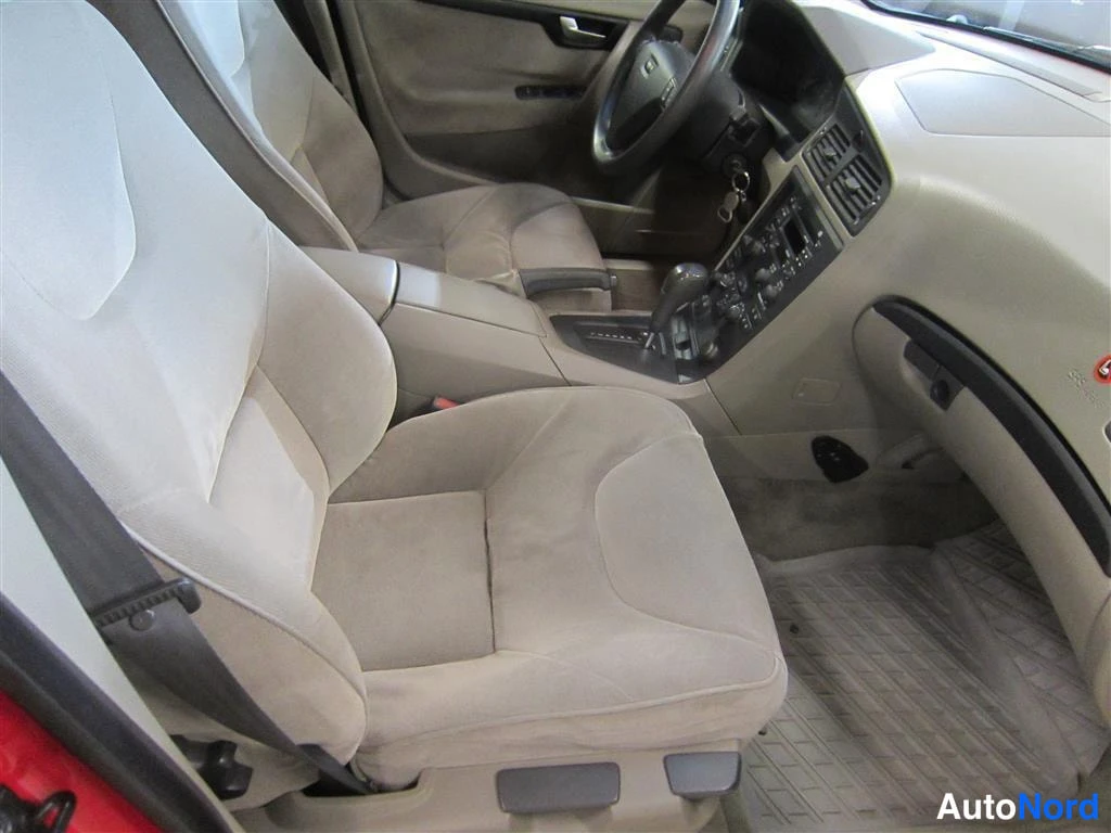 Punainen Volvo S60 2001, etuistuimet, kuva 11
