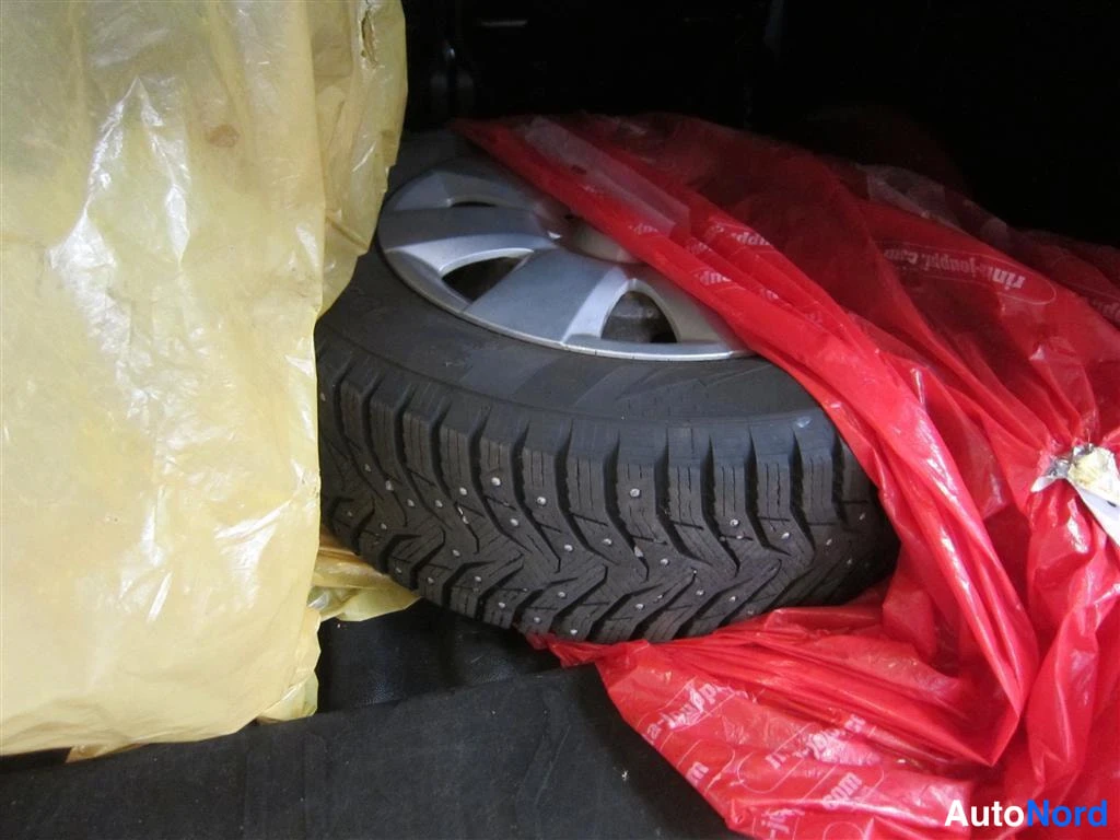 Punainen Citroen Berlingo 2008, yksityiskohta, kuva 16