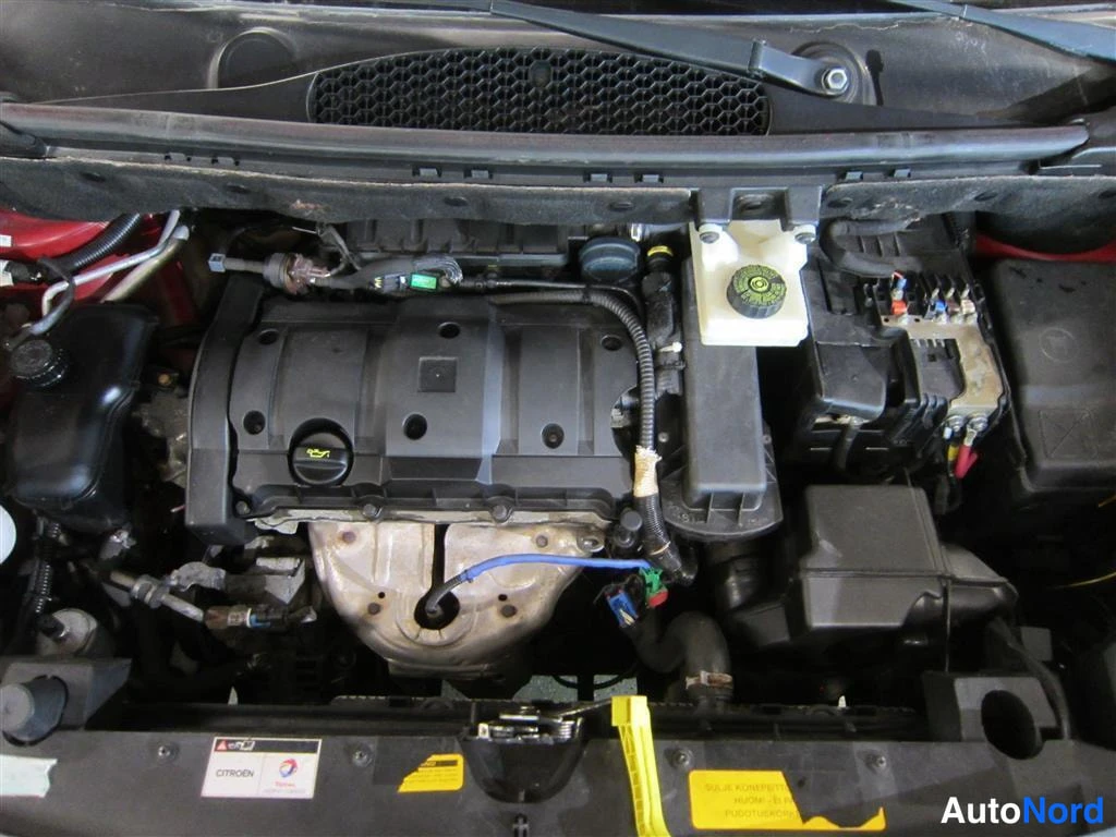 Punainen Citroen Berlingo 2008, moottoritila, kuva 14