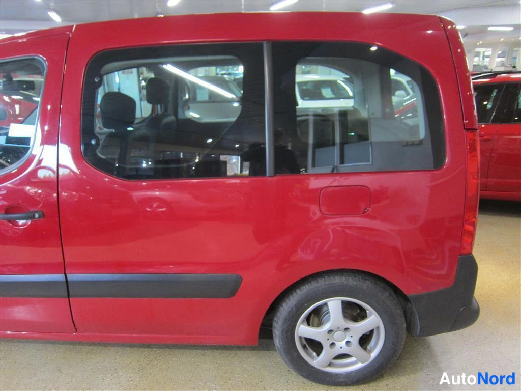 Punainen Citroen Berlingo 2008, takaviisto, kuva 7