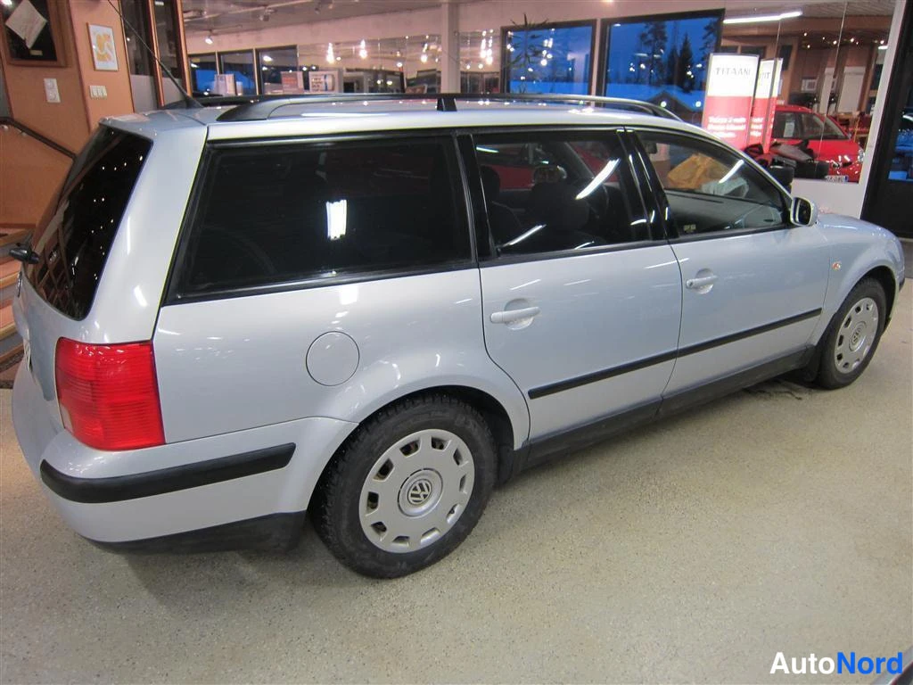 Harmaa Volkswagen Passat 1998, takaviisto, kuva 4