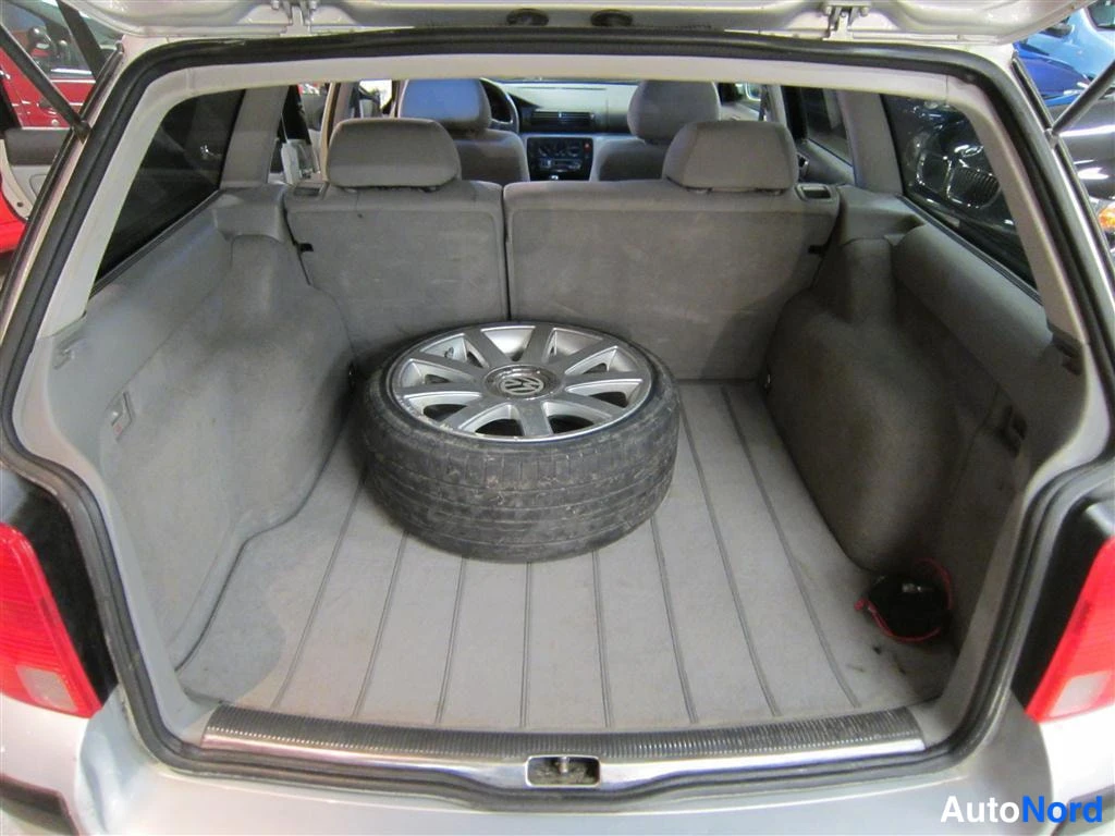 Harmaa Volkswagen Passat 1998, tavaratila, kuva 8